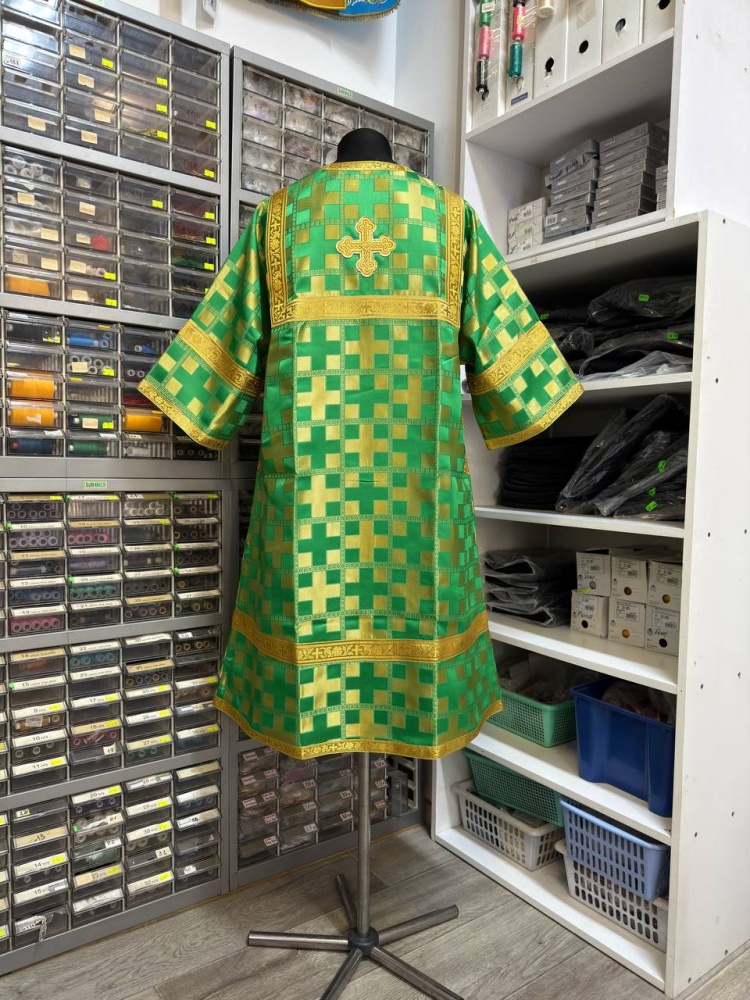 Стихарь алтарный длиной от 105 до 119 см, шелк, зеленый с золотом/серебром.