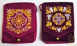 Дароносица, бордовый бархат вышивка, 14 х 19 см, глубина 4 см