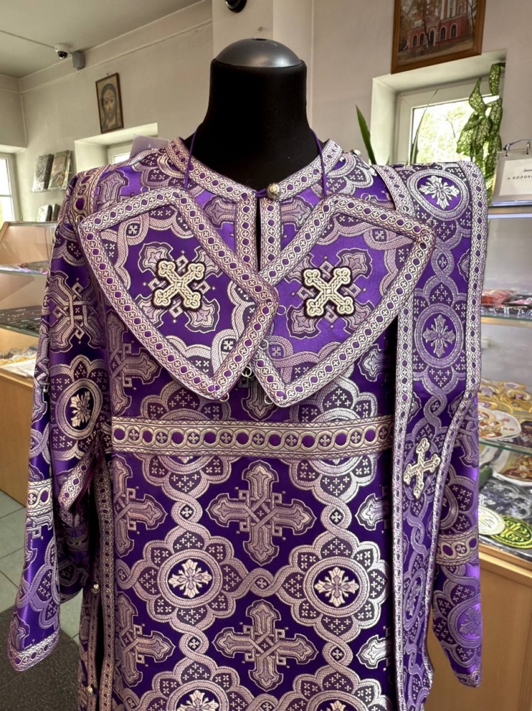 Диаконский стихарь, парча, фиолетовый с серебром.