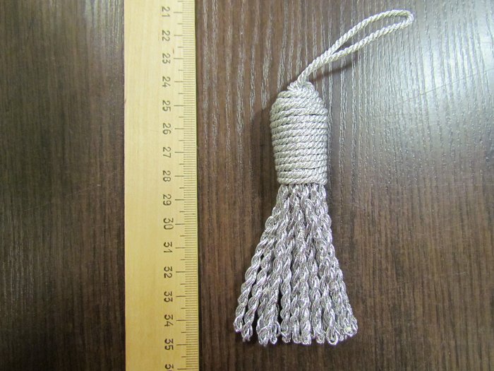 Кисть декоративная серебро ПАТРОН 10см