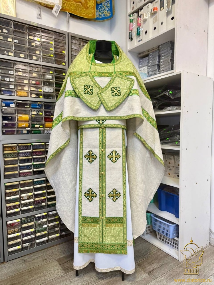 Облачение иерейское лен, зеленое с золотом.