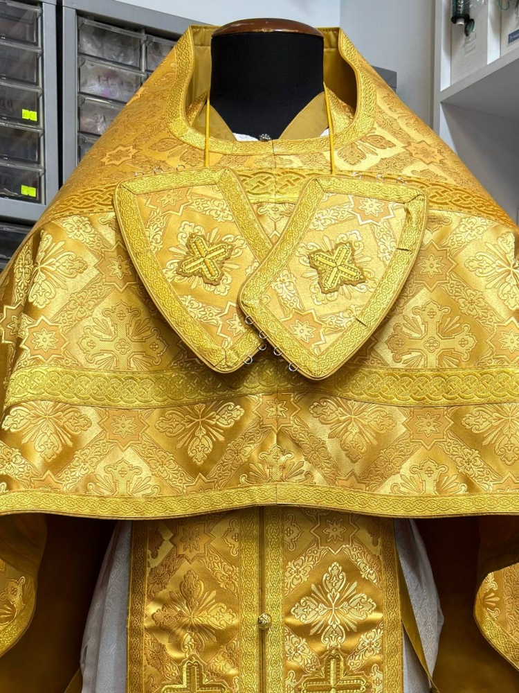 Облачение иерейское, шелк, желтый.