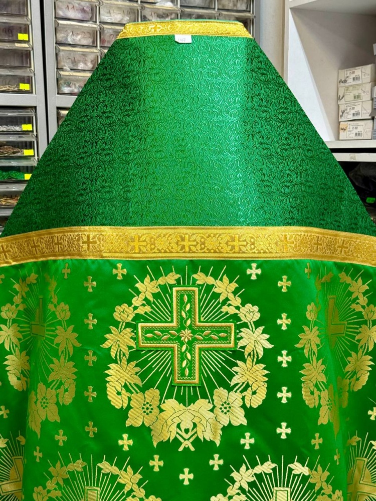 Облачение иерейское, шелк, зеленый с золотом.