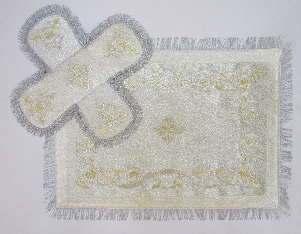 Покровцы парча, вышитые, белые с серебром
