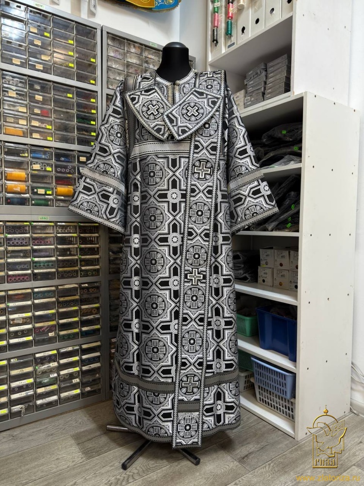 Диаконский стихарь, шелк, черный с серебром.