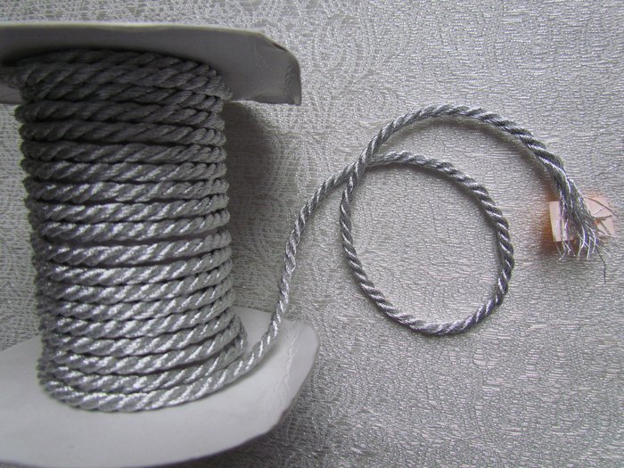 Шнур серебро, металл, 3 мм, арт d1015, витой
