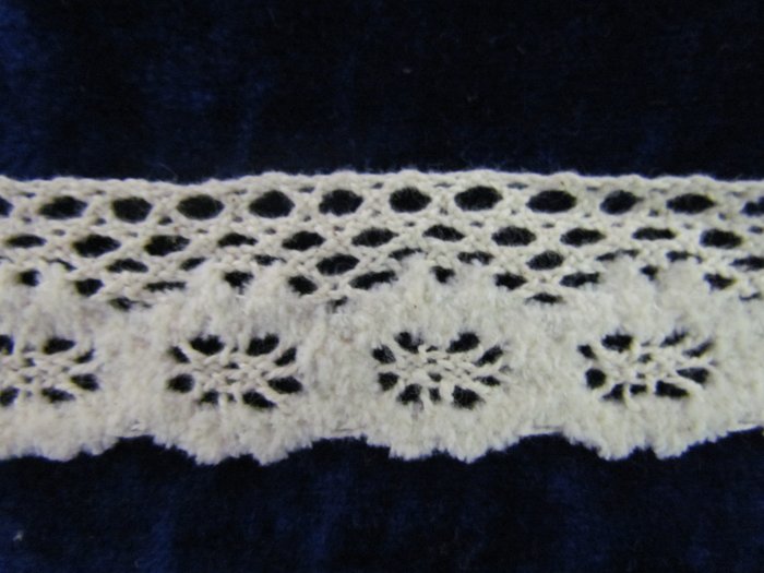 Кружево 16, плетеное, черное