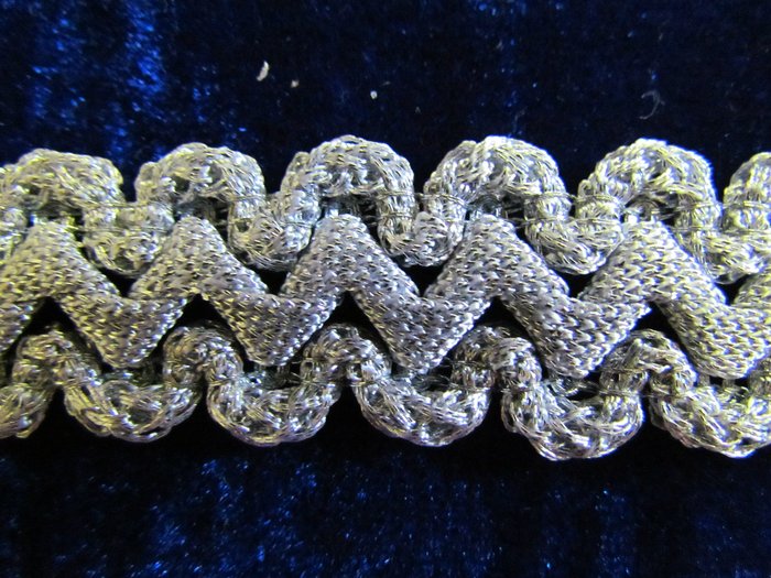 Тесьма серебро 85