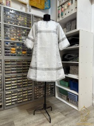 Стихарь алтарный длиной от 105 до 119 см, шелк, белый с серебром.