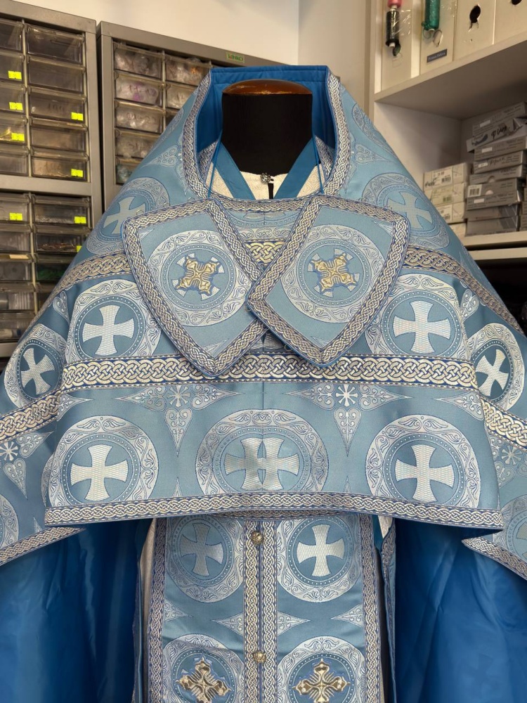 Облачение иерейское, шелк, голубое с серебром.
