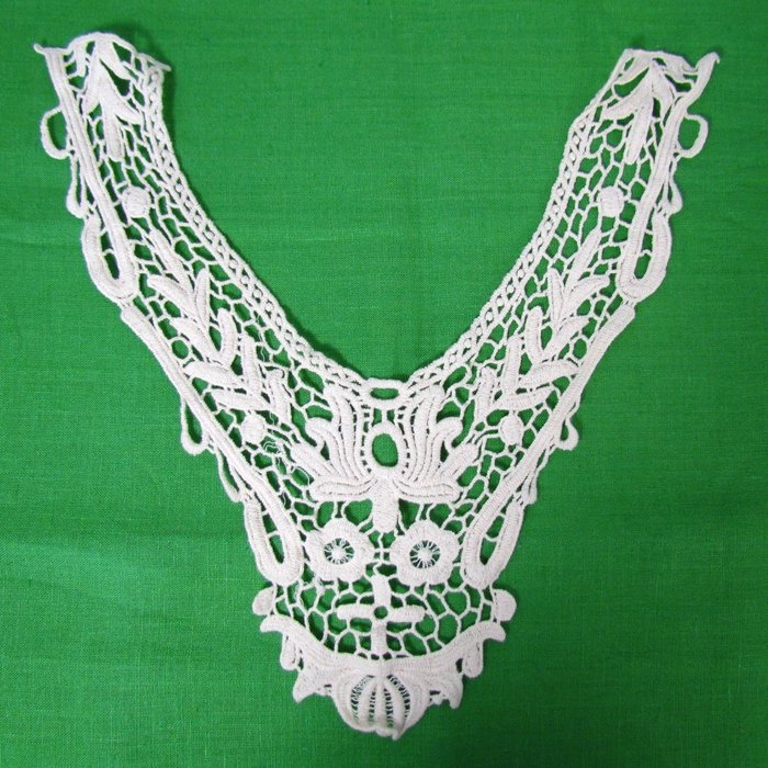 Вставка для блузки, кружево