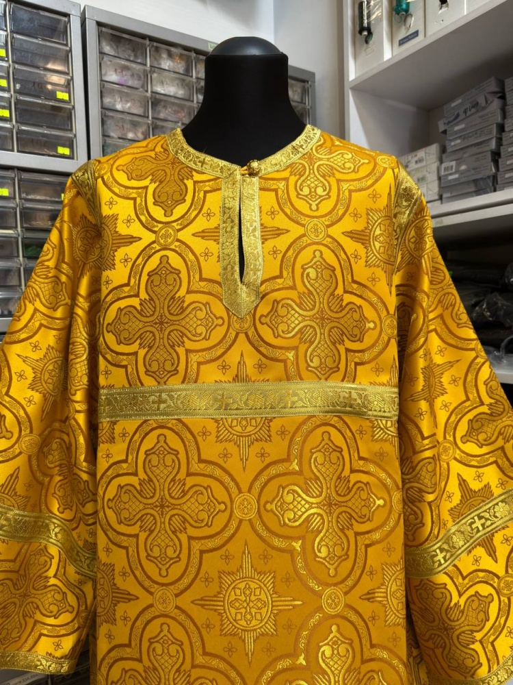 Стихарь алтарный, парча, желтый с золотом.