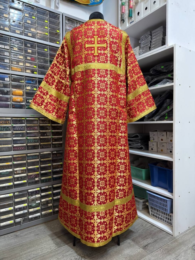 Стихарь алтарный, шелк, красный с золотом.