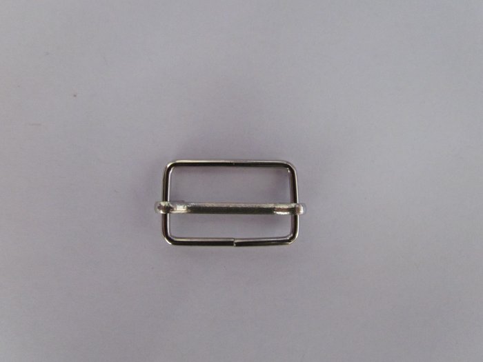 Шлевка металлическая