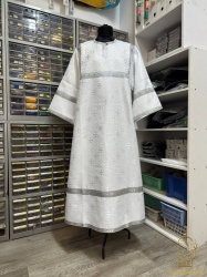 Стихарь алтарный, шелк, белый с серебром. Стихарь алтарный, шелк, белый с серебром.