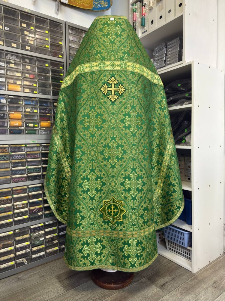 Облачение иерейское, шелк, зеленый с золотом.