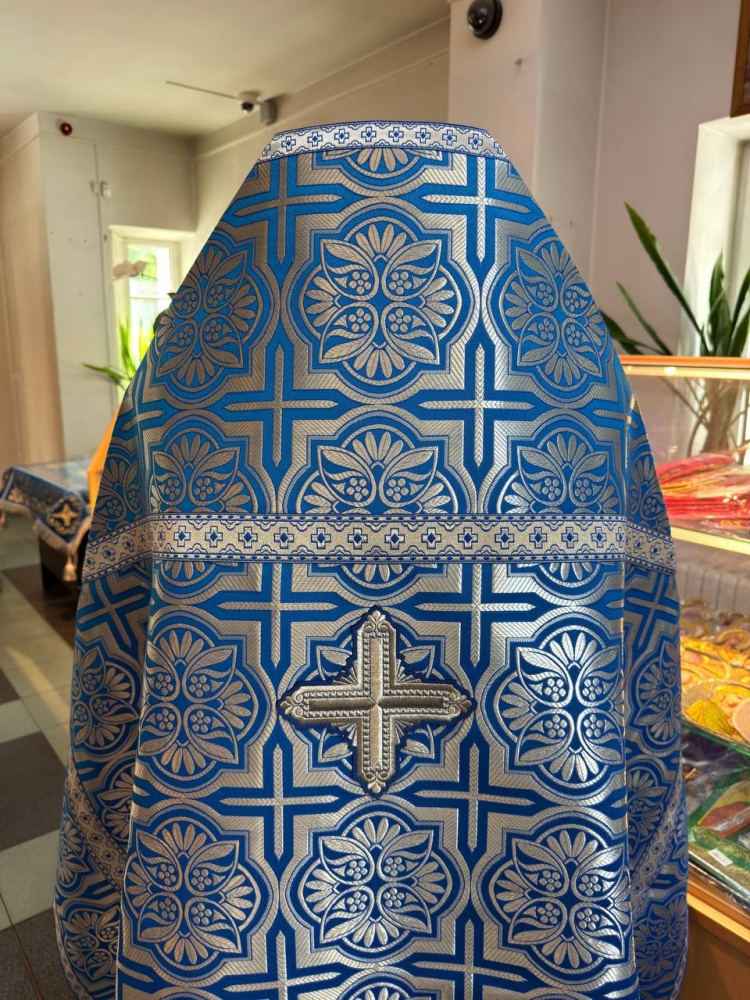 Облачение иерейское парча, голубое с серебром.
