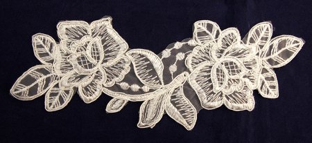 Аппликация Цветок 4, белый, шелк