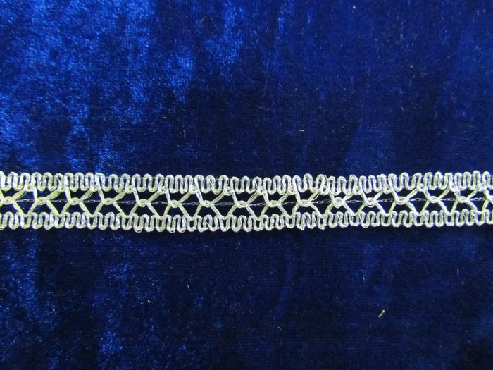 Тесьма серебро 42