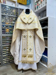 Облачение иерейское парча, белое с золотом. Облачение иерейское парча, белое с золотом.