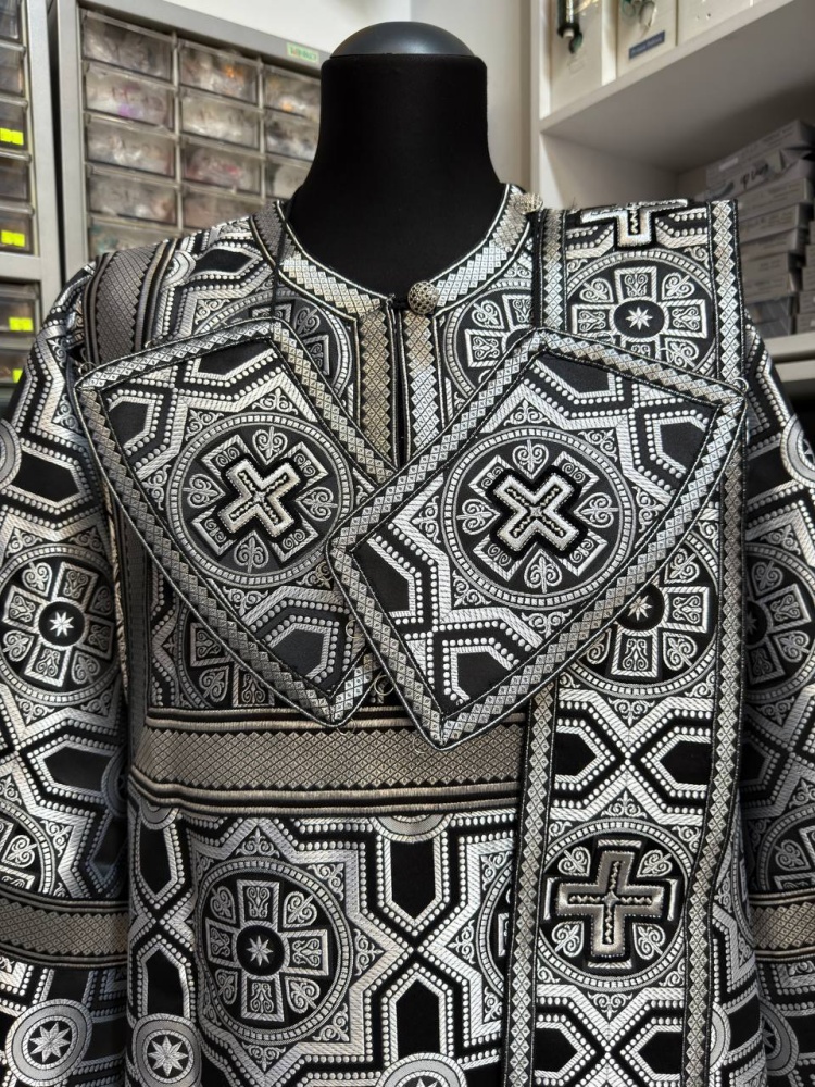 Диаконский стихарь, шелк, черный с серебром.