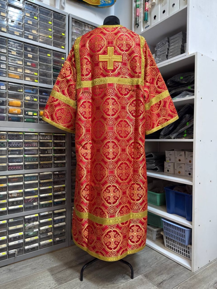 Стихарь алтарный, шелк, красный с золотом.