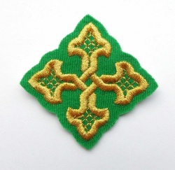 Крест 4 ВЯЗАНЫЙ, зеленый с золотом,6-7 см