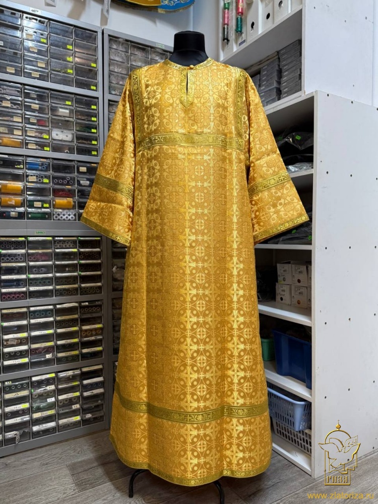 Стихарь алтарный, шелк, желтый с золотом.