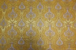 Парча КУПОЛА, желтая с бордо окантовкой, с золотом и серебром, шир. 150 см, Рахманово