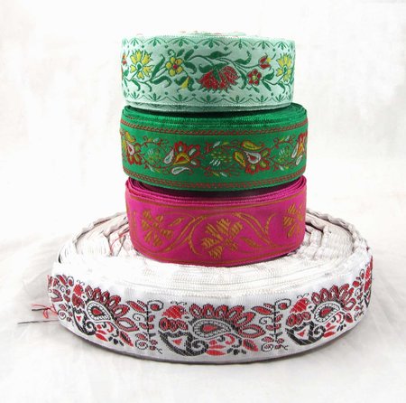Тесьма жаккардовая, шир. 3-4 см