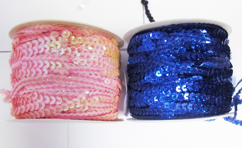 Пайетки на нитке