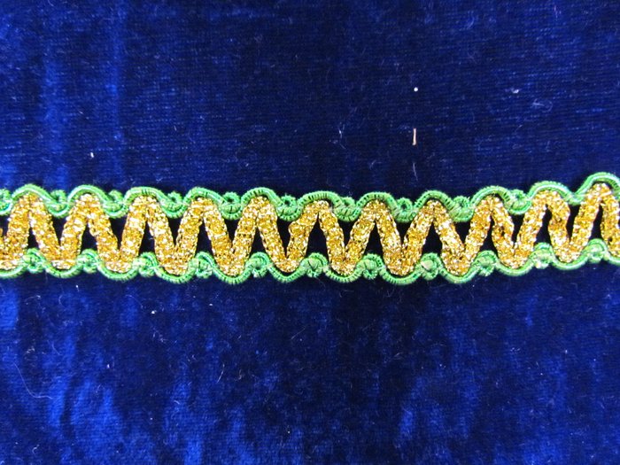 Тесьма декоративная ЗИГЗАГ, зеленая с золотом