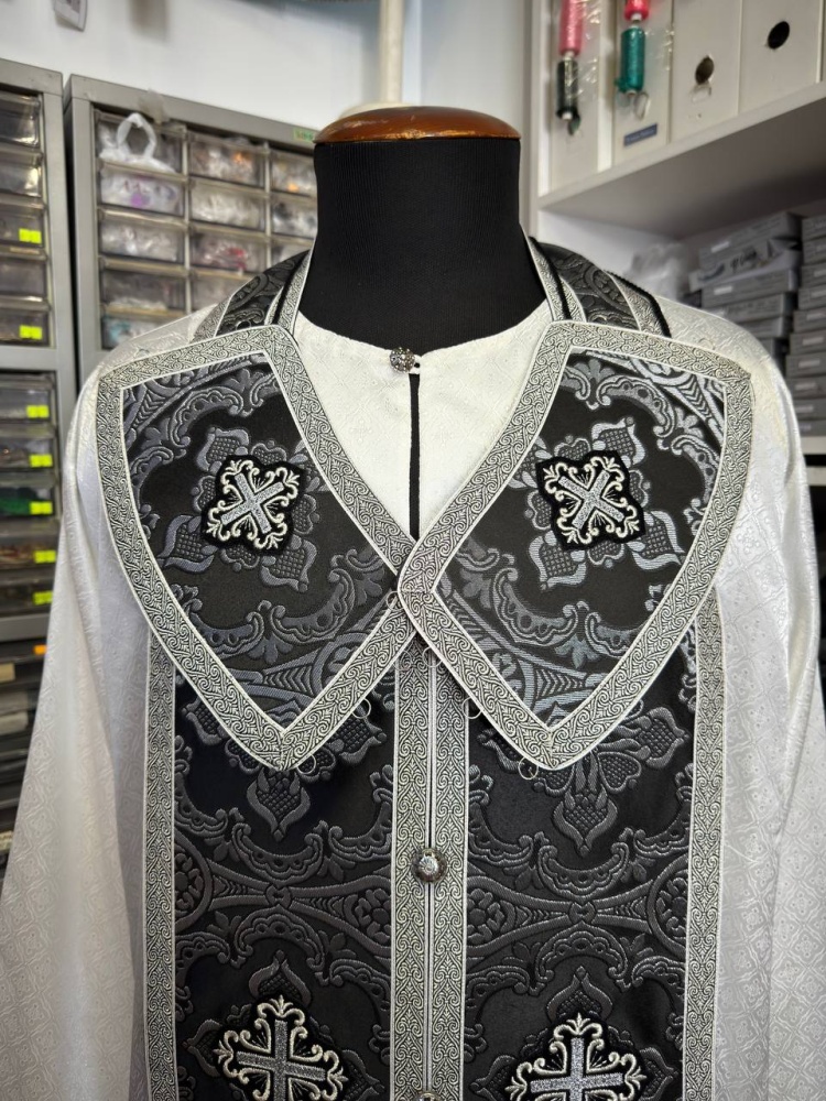 Епитрахиль + поручи, черная с серебром, парча