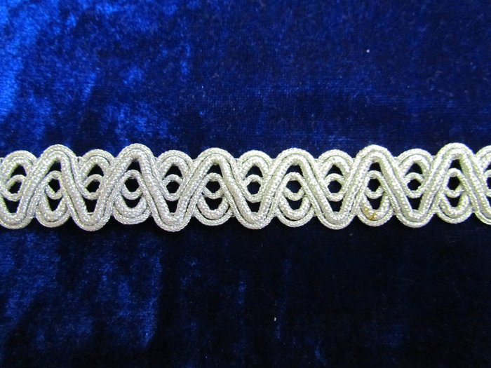 Тесьма серебро 83