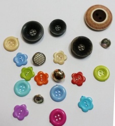 Пуговицы 10