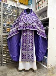 Облачение иерейское парча, фиолетовое с серебром.