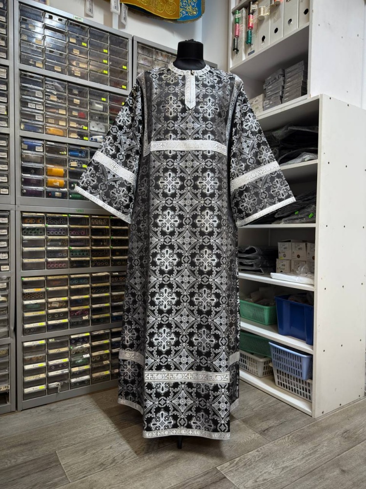 Стихарь алтарный, шелк, черный с серебром.