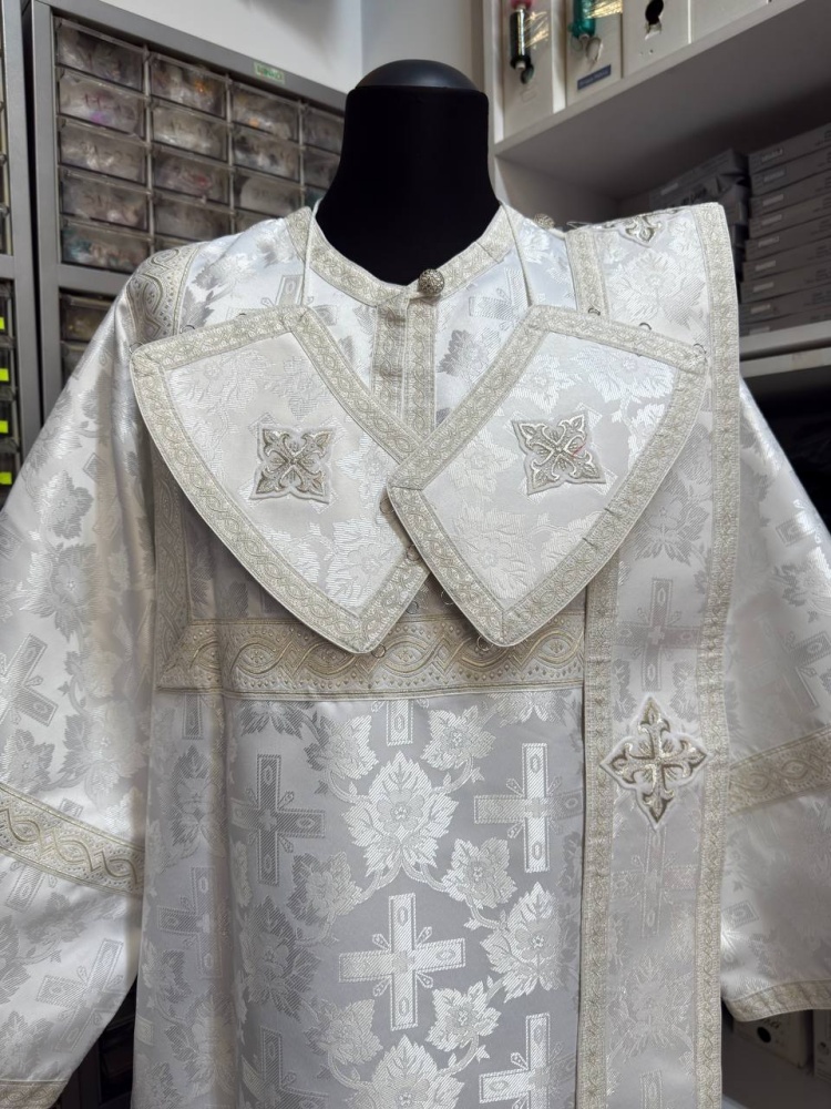 Диаконский стихарь, шелк, белый.