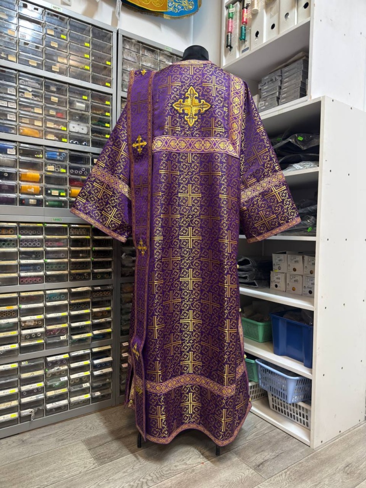 Диаконский стихарь, шелк, фиолетовый с золотом.