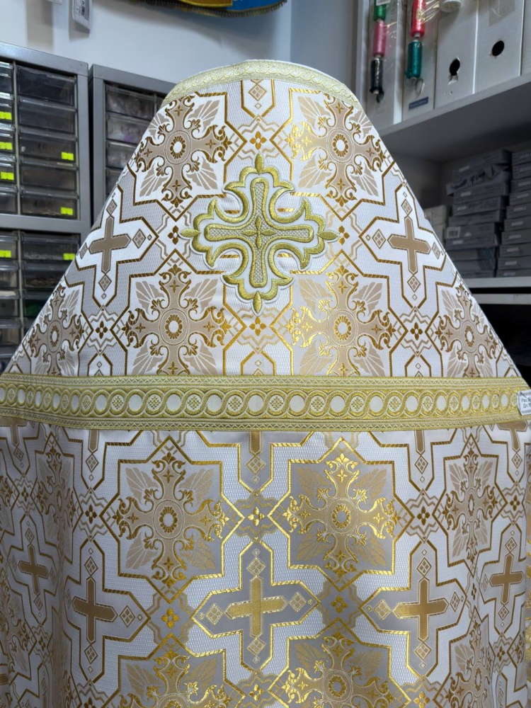 Облачение иерейское, шелк, белый с золотом.