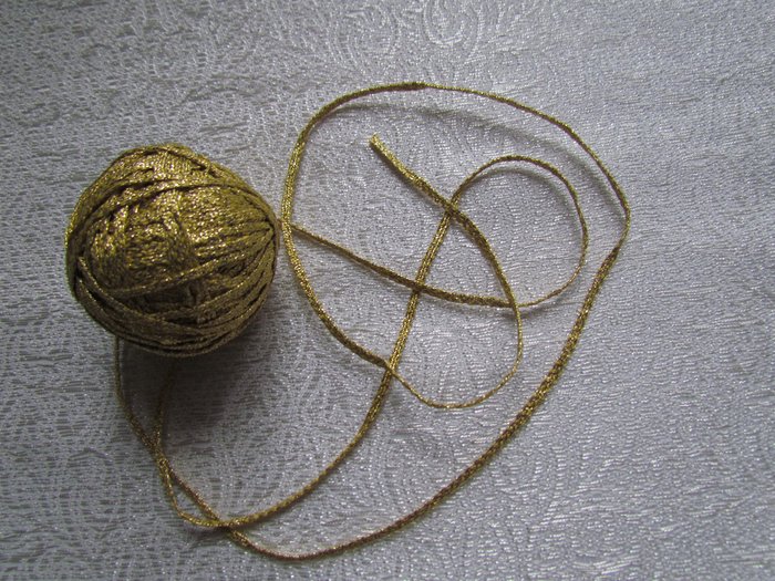 Шнур отделочный 2 мм, золотой, плоский