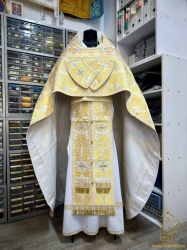 Облачение иерейское, парча ЛЕОНИЛ, белая с золотом. Облачение иерейское, парча ЛЕОНИЛ, белая с золотом.