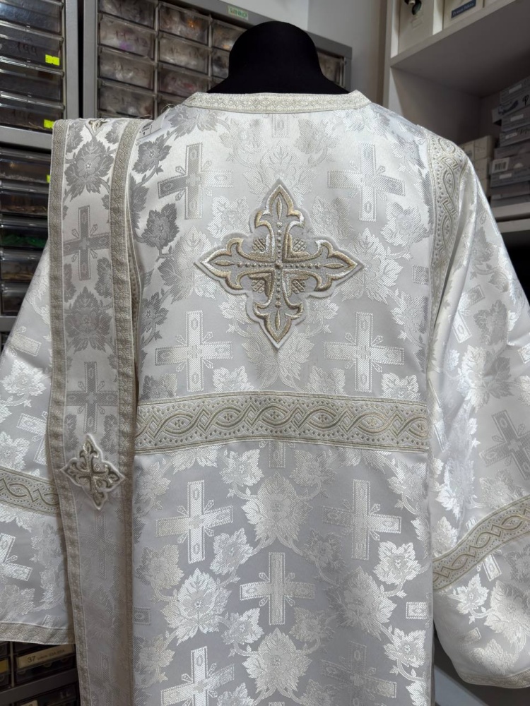 Диаконский стихарь, шелк, белый.