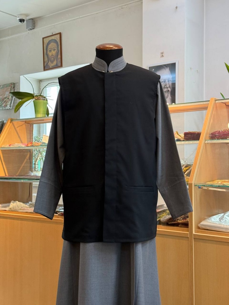 Жилетка мужская, черная, п/ш