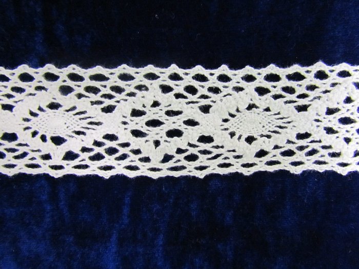 Кружево 33, плетеное
