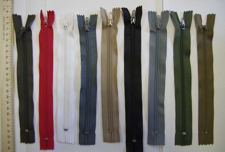 Молния 18-20 см, брючная, пластиковая, цвет-микс