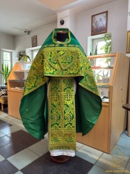 Облачение иерейское парча, зеленое с золотом, съемное вышитое бархатное оплечье ЛИСТ.