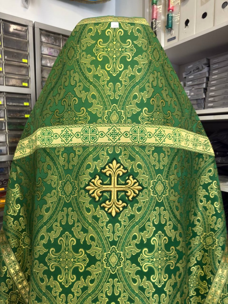 Облачение иерейское, шелк, зеленый с золотом.