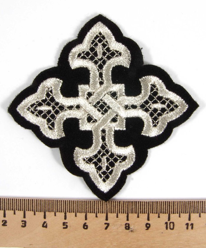 Крест 3 ВЯЗАНЫЙ, черный с серебром,8-9 см