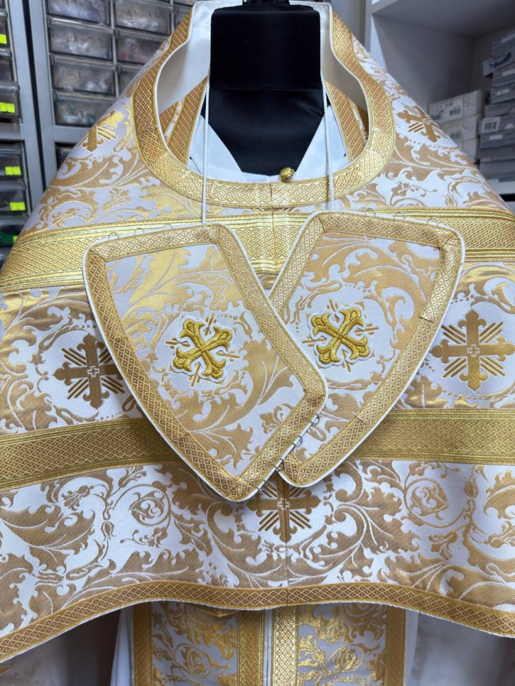 Облачение иерейское, шелк, белый с золотом.